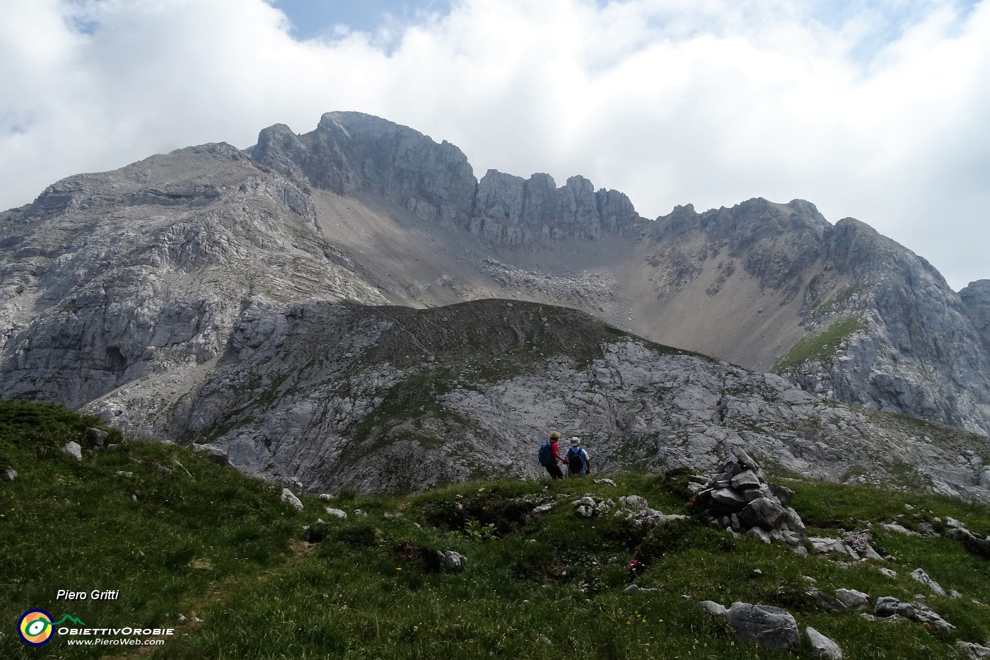 60 Ci abbassiamo al Passo di Corna Piana.JPG